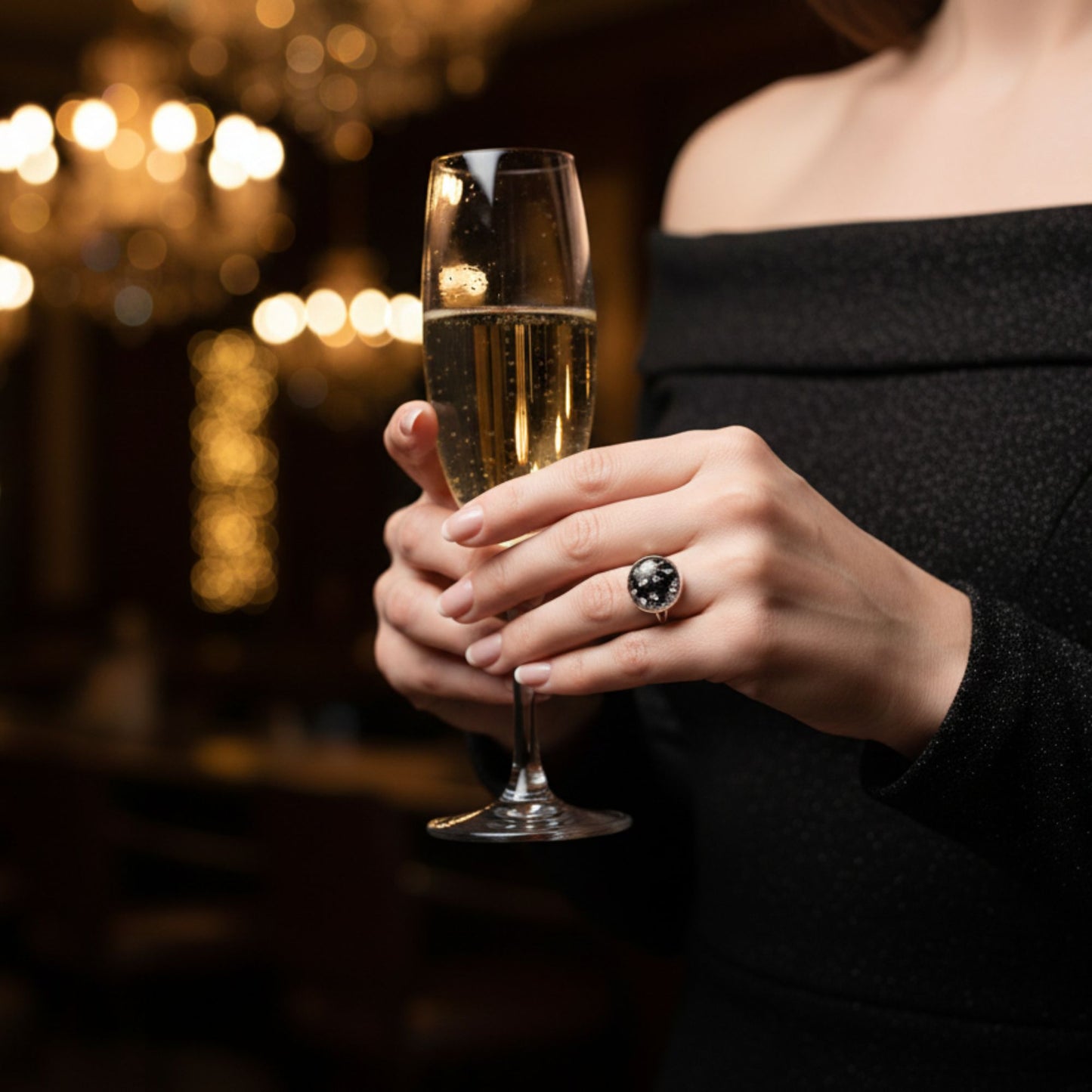 Bague Réglable Acier Inoxydable Résine Noire & Cristaux Argentés - Cabochon 1,5 cm