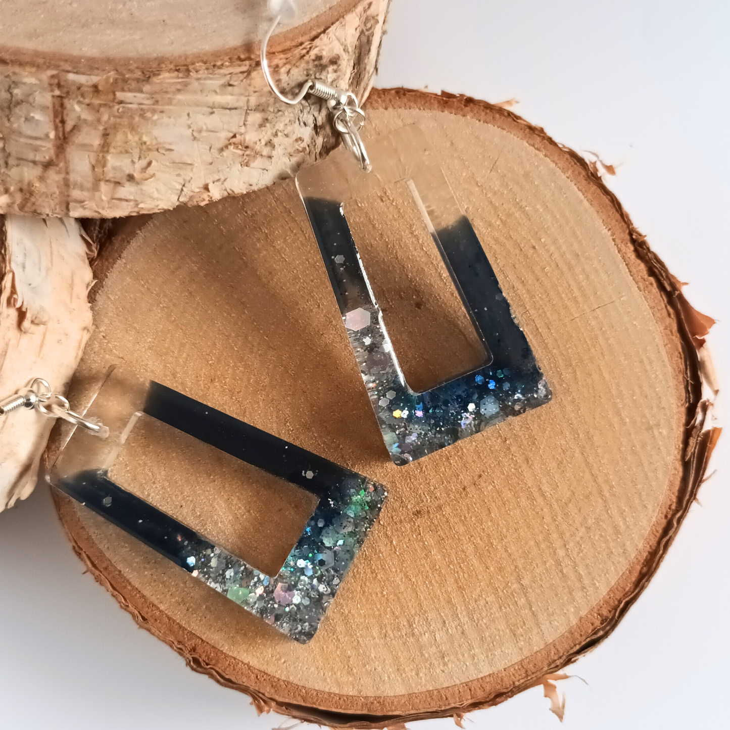 Boucles d'oreilles résine bleu nuit pailleté argenté - Rectangles cadre ultra-légers - Bijou artisanal unique fait main