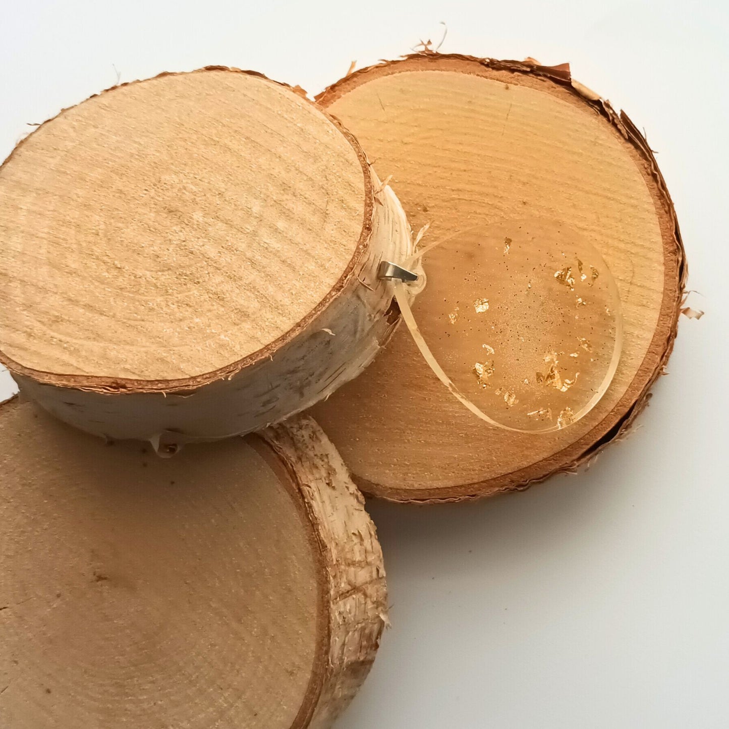 Collier pendentif résine blanc feuilles d'or - Rond transparent minimaliste - Bijou artisanal unique fait main