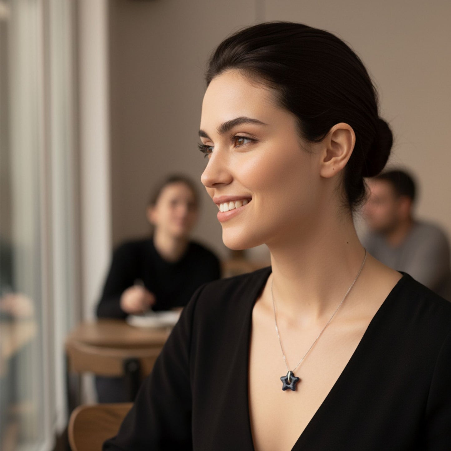 Lot 2 breloques résine étoiles noir pailleté multicolore - Pendentifs DIY créatifs - Accessoires artisanaux uniques faits main