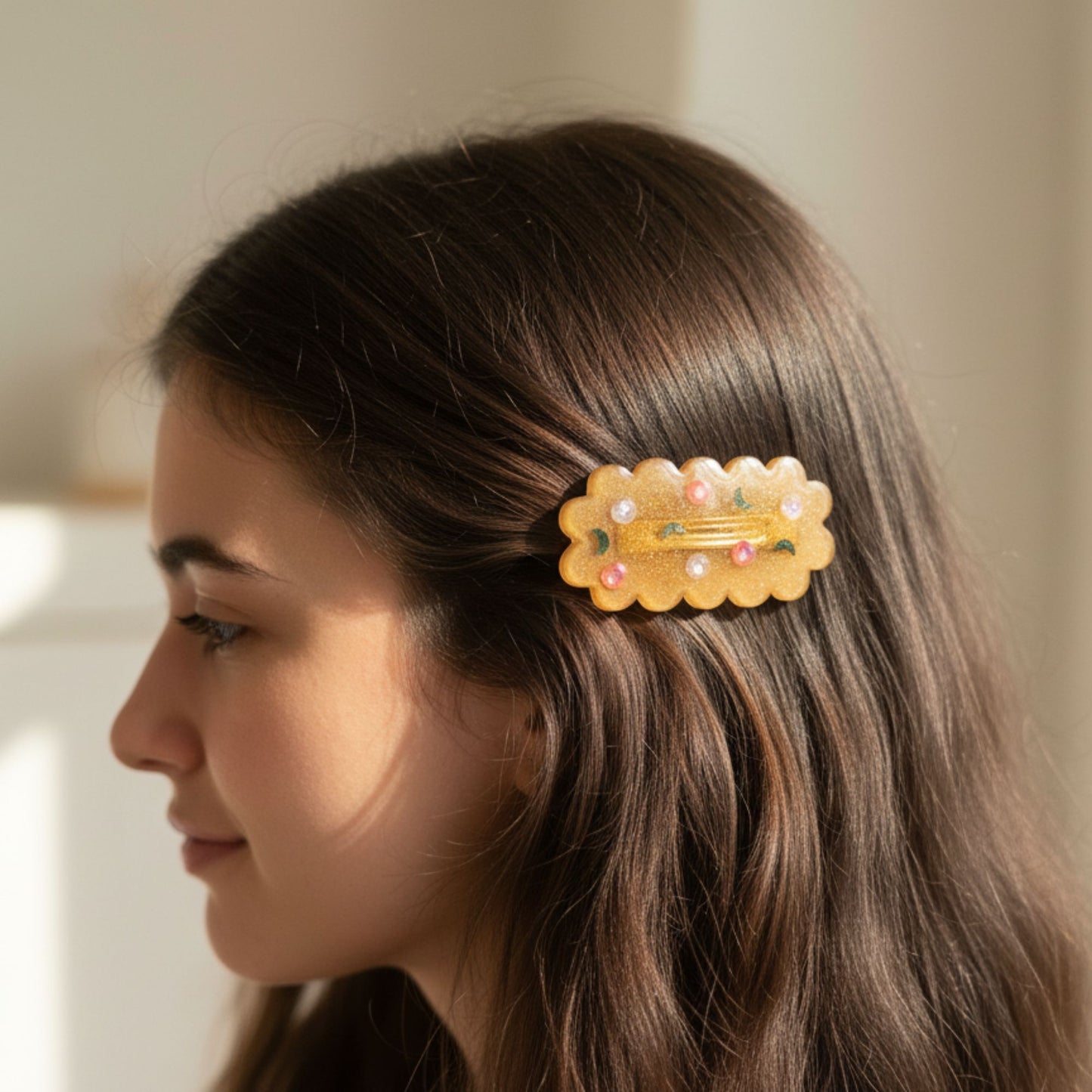 Pince à Cheveux Plate Festonnée en Résine Orange Corail Pailletée