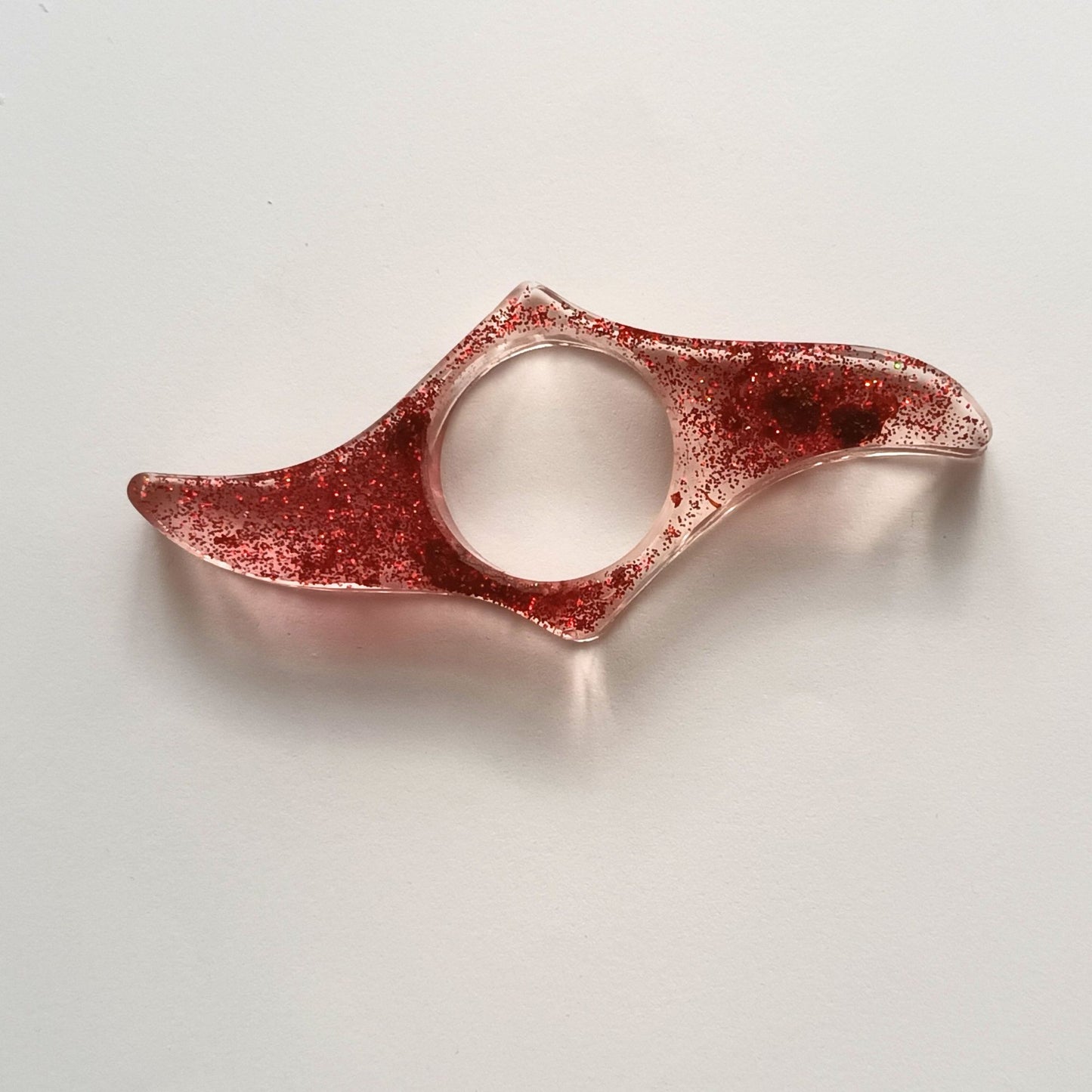 Bague de Lecture Ailée Rouge Pailleté - Résine Artisanale Fait Main