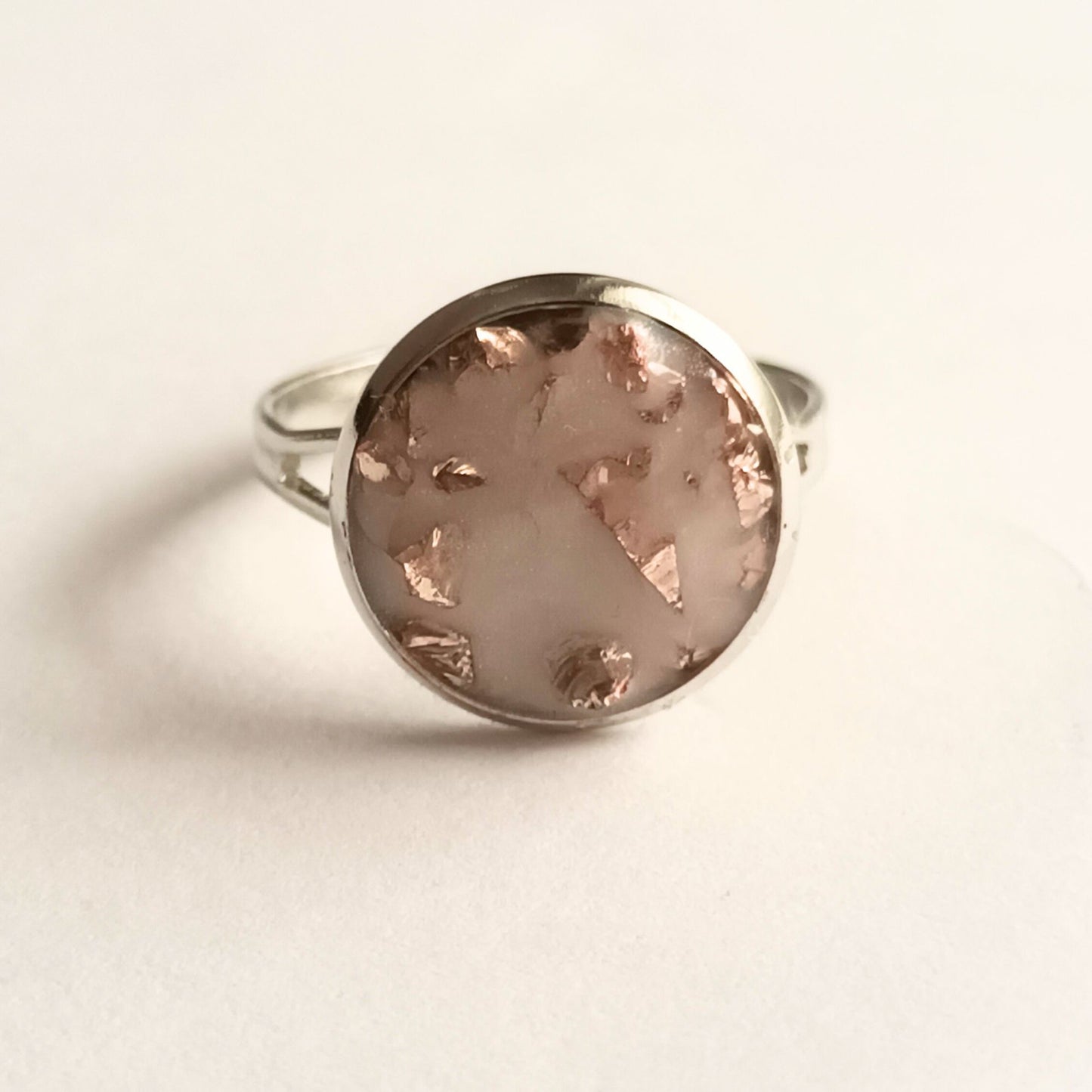 Bague Résine Nacrée et Cristaux Rose Gold- Cabochon 1,5 cm