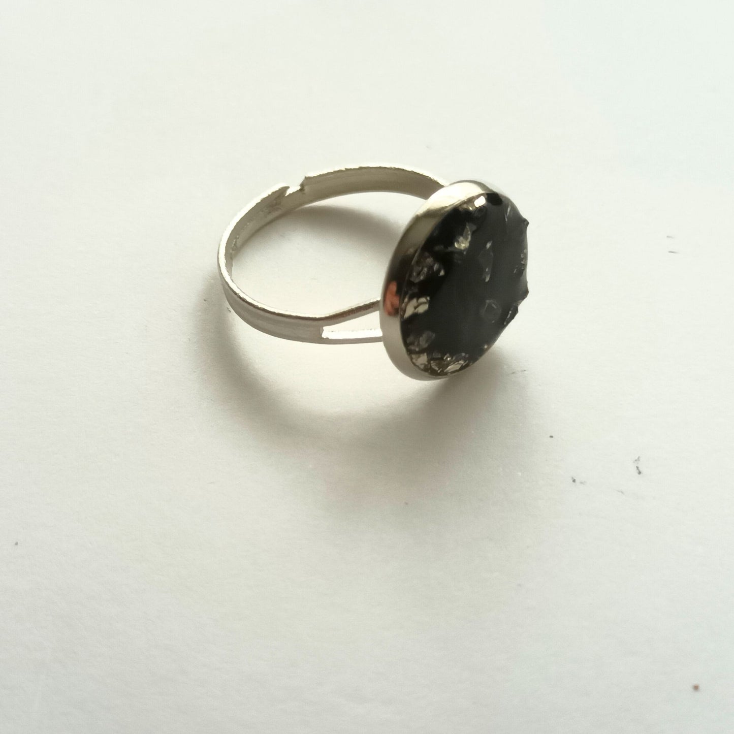 Bague Réglable Acier Inoxydable Résine Noire & Cristaux Argentés - Cabochon 1,5 cm