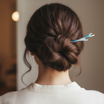 Bâton cheveux résine bleu pailleté galaxie fourche - Pic coiffure 17cm cosmique - Accessoire artisanal unique fait main