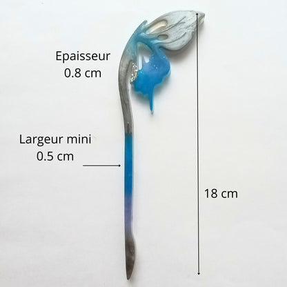 Bâton cheveux résine dégradé bleu gris papillon pailleté - Pic coiffure 17cm poétique - Accessoire artisanal unique fait main