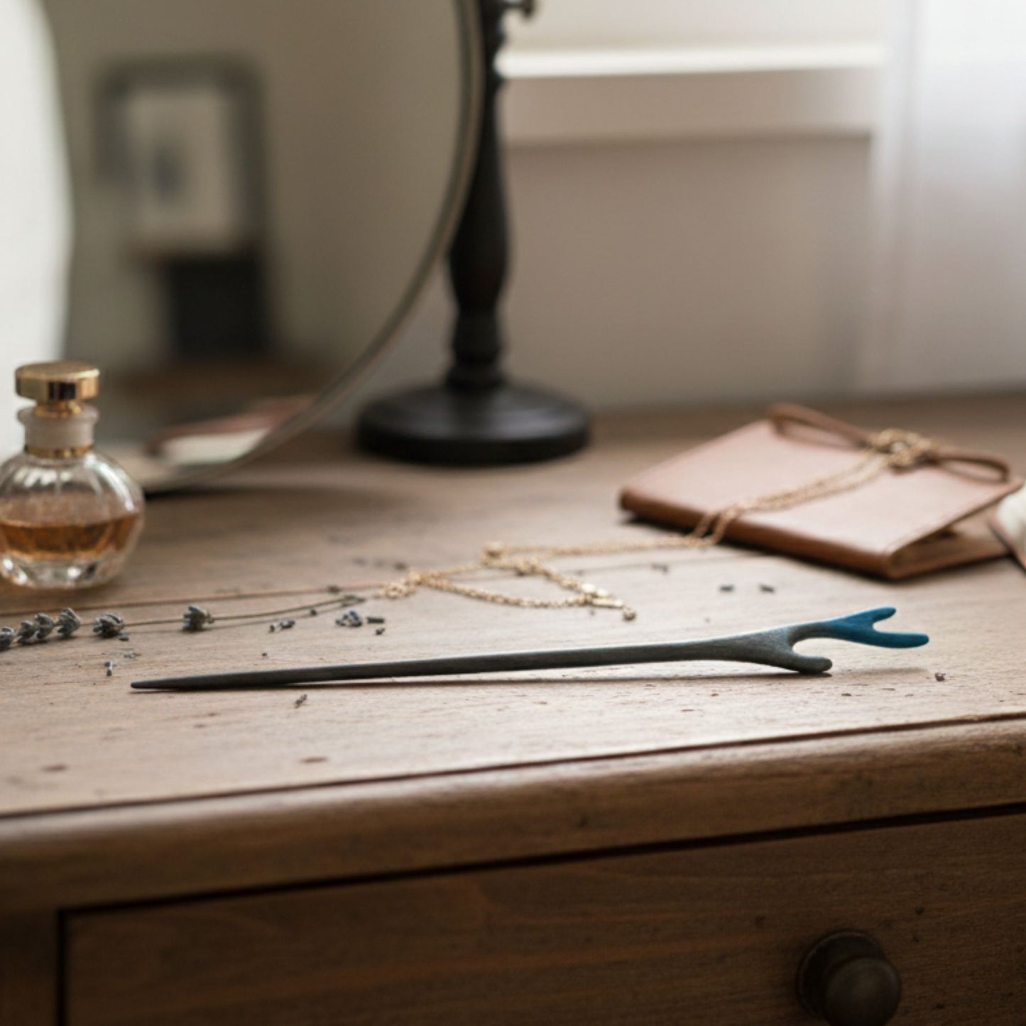 Bâton cheveux résine dégradé gris bleu fourche - Pic coiffure 17cm minimaliste - Accessoire artisanal unique fait main