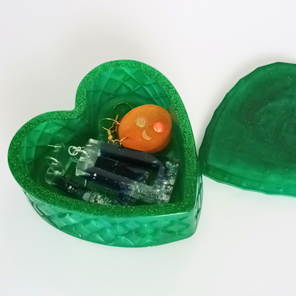 Boîte à bijoux résine émeraude pailleté - Cœur avec couvercle - Rangement artisanal unique fait main