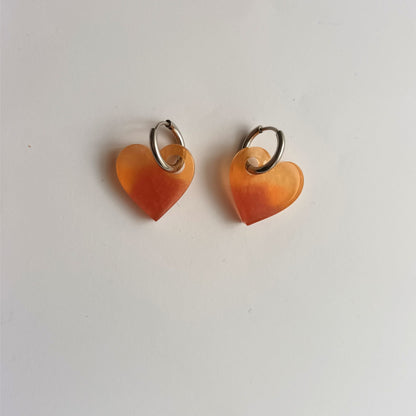Boucles d'Oreilles Créoles Cœur Ombré en Résine - Coucher de Soleil