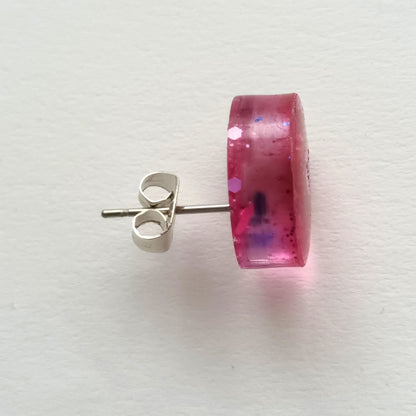 Boucles d'Oreilles Puces Rondes 1cm en Résine Rose Fuchsia Pailletée
