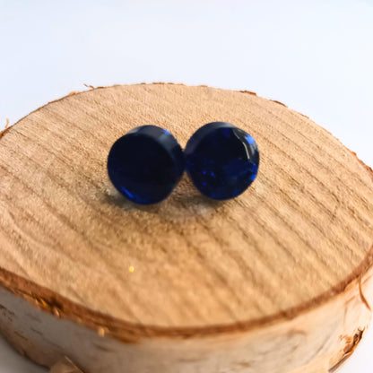 Boucles d'Oreilles Puces Cœur Bleu Pailleté - Résine Artisanale