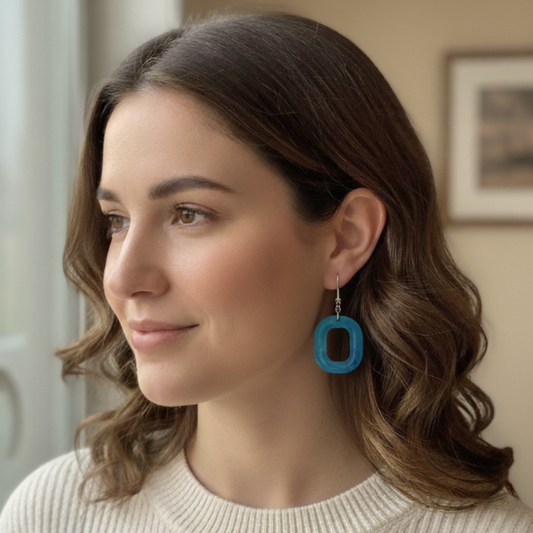 Boucles d'oreilles résine bleu turquoise marbré - Ovales arrondis effet aquarelle ultra-légers - Bijou artisanal unique fait main