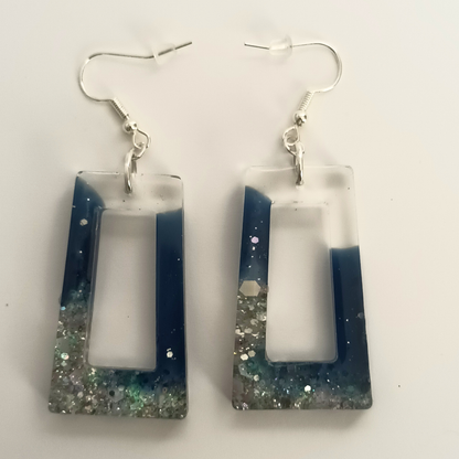 Boucles d'oreilles résine bleu nuit pailleté argenté - Rectangles cadre ultra-légers - Bijou artisanal unique fait main