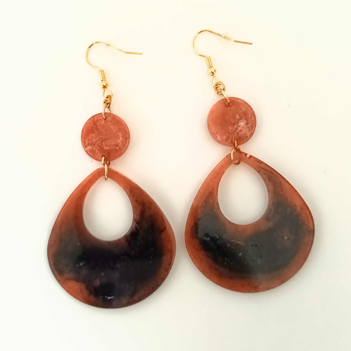 Boucles d'oreilles résine terracotta brun marbré - Gouttes double niveau ultra-légères - Bijou artisanal unique fait main
