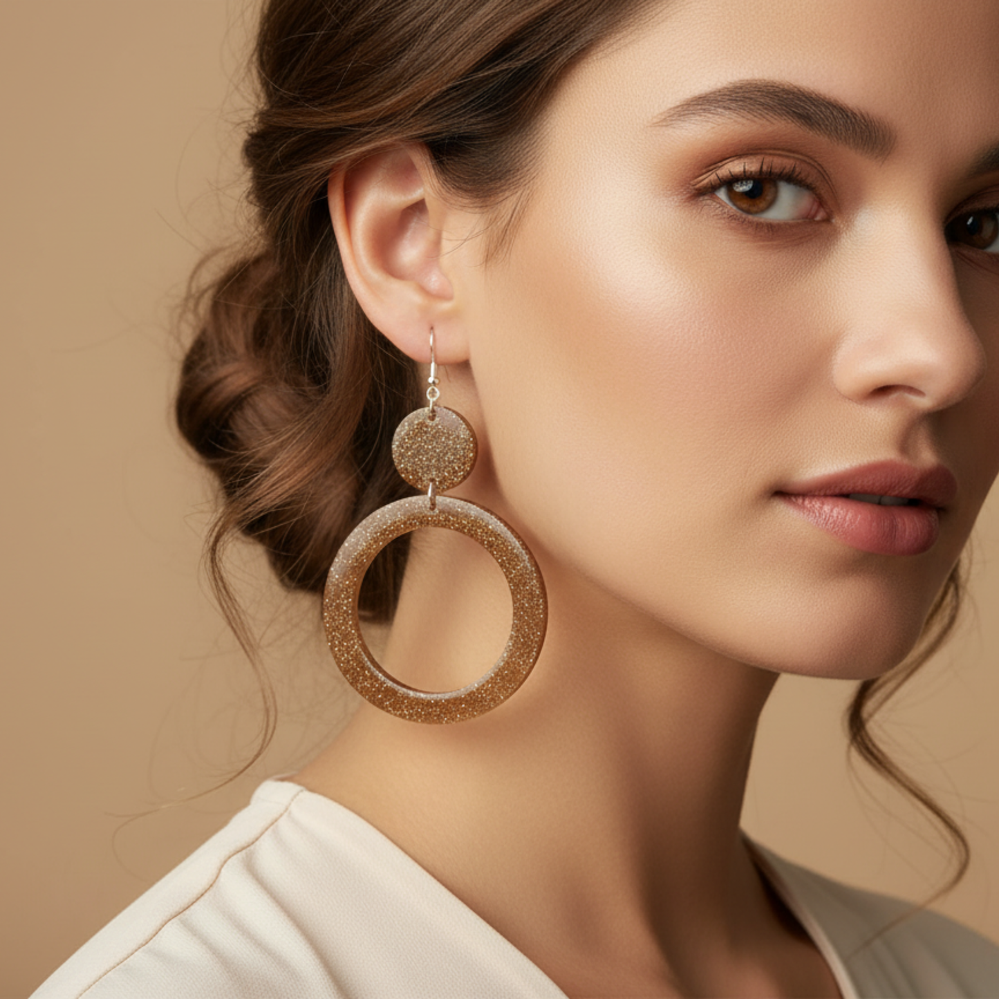 Boucles d'oreilles résine dorée pailletée - Bijou artisanal fait main