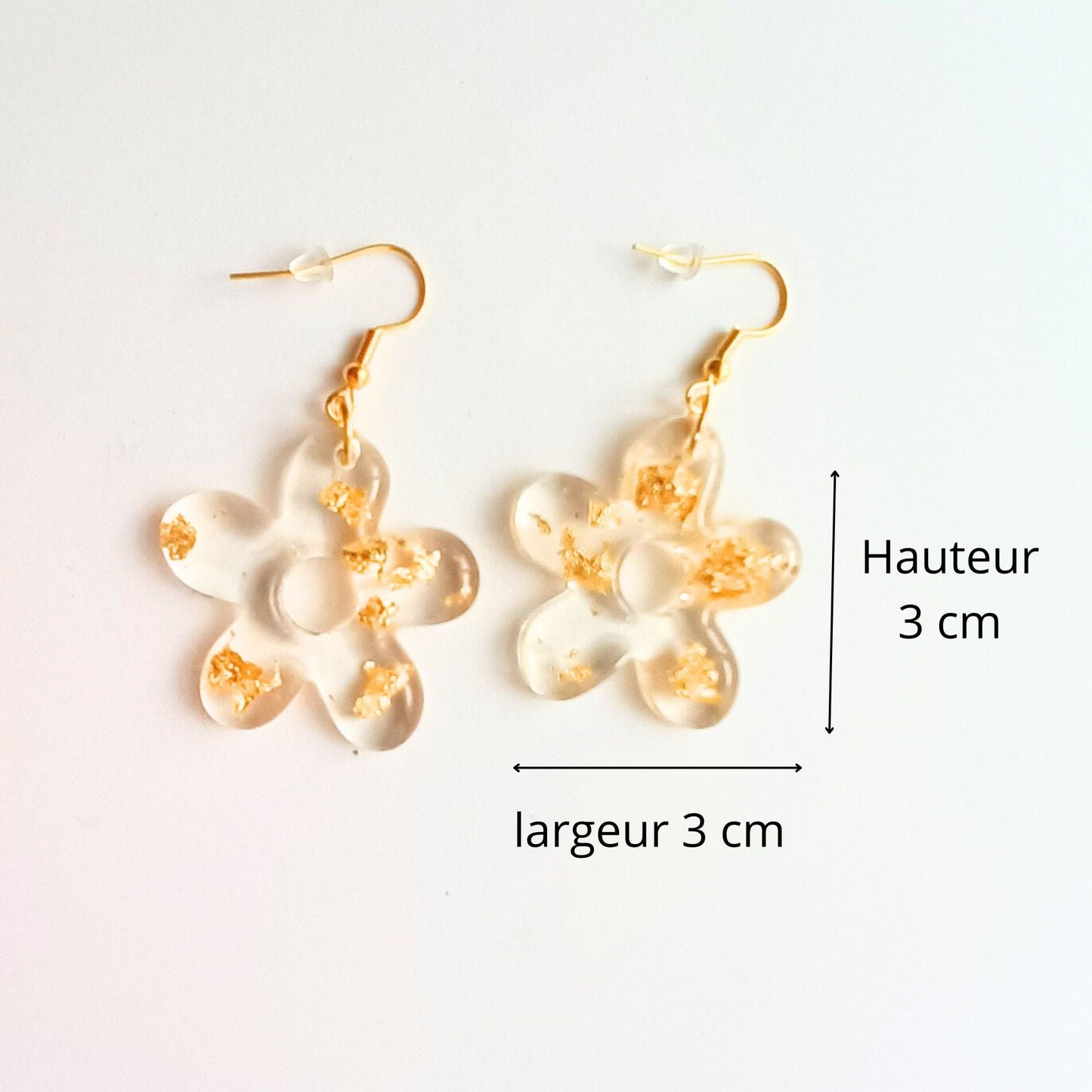 Boucles d'Oreilles Fleur 5 Pétales Résine Transparente & Feuilles dorées