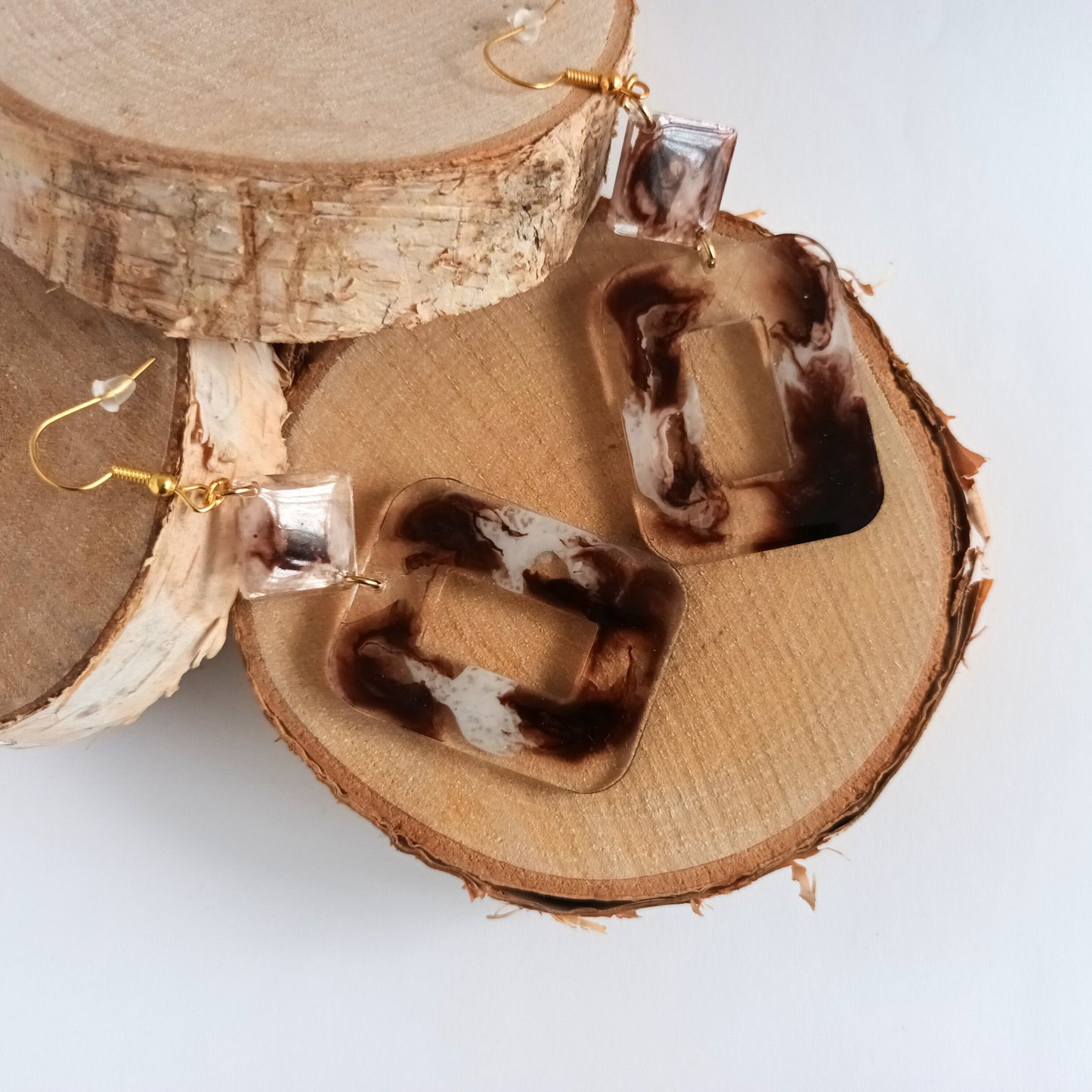 Boucles d'oreilles résine marron blanc transparent - Rectangles double niveau effet marbre ultra-légers - Bijou artisanal unique fait main