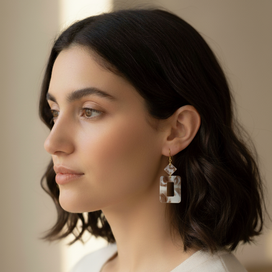 Boucles d'oreilles résine marron blanc transparent - Rectangles double niveau effet marbre ultra-légers - Bijou artisanal unique fait main