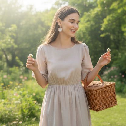 Boucles d'Oreilles Pendante Résine 3 cm – Cristaux Rose Gold & Mica Blanc Nacré – Acier Anti-oxydable