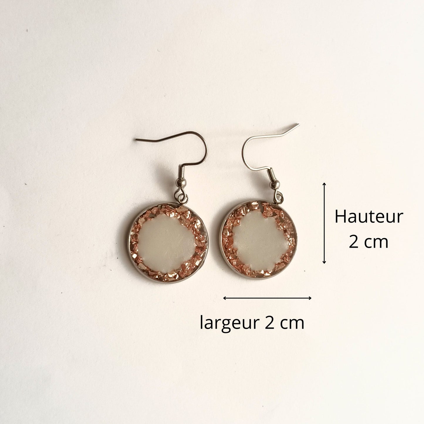 Boucles d'Oreilles Pendantes Résine nacrée & Cristaux rose gold 2 cm