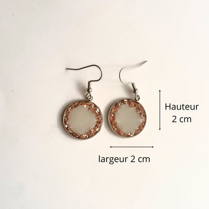 Boucles d'Oreilles Pendantes Résine nacrée & Cristaux rose gold 2 cm