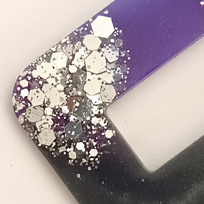 Boucles d'oreilles résine violet noir pailleté - Artisanal unique fait main