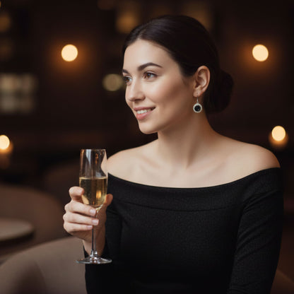 Boucles d'Oreilles Pendantes Résine Noire & Cristaux Argentés 2 cm