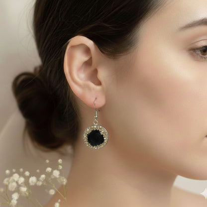 Boucles d'Oreilles Pendantes Résine Noire & Cristaux Argentés 2 cm