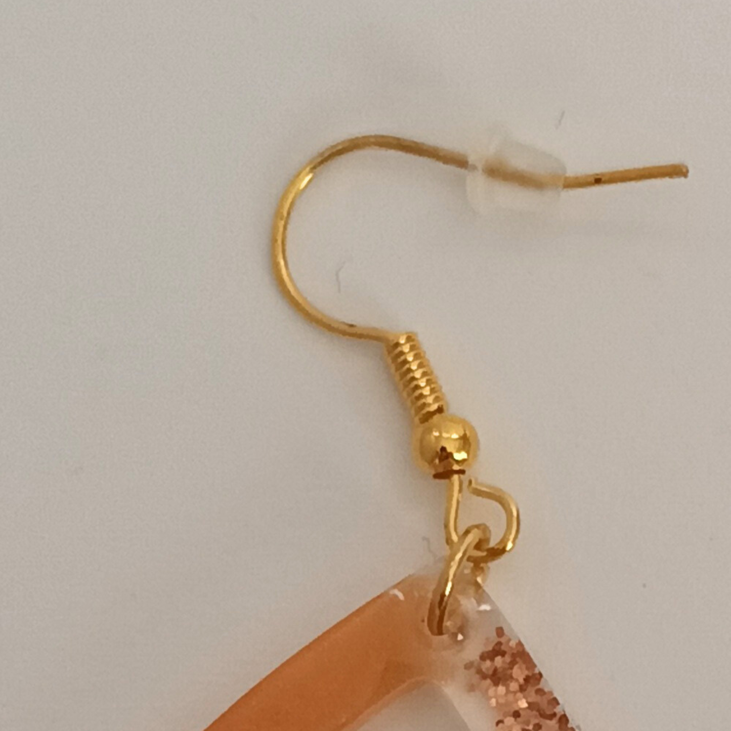 Boucles d'oreilles résine orange fleurs séchées pailleté - Gouttes botaniques ultra-légères - Bijou artisanal unique fait main