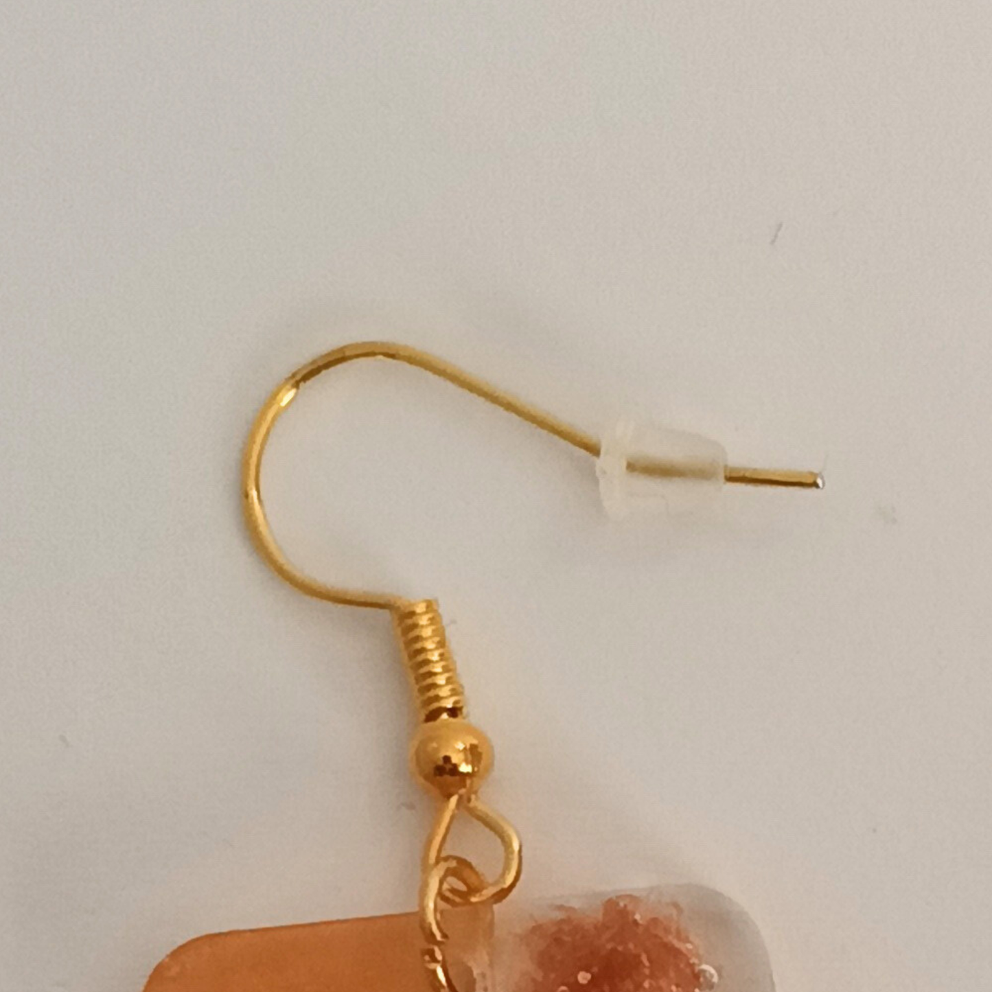 Boucles d'oreilles résine orange fleurs séchées pailleté - Rectangles botaniques ultra-légers - Bijou artisanal unique fait main