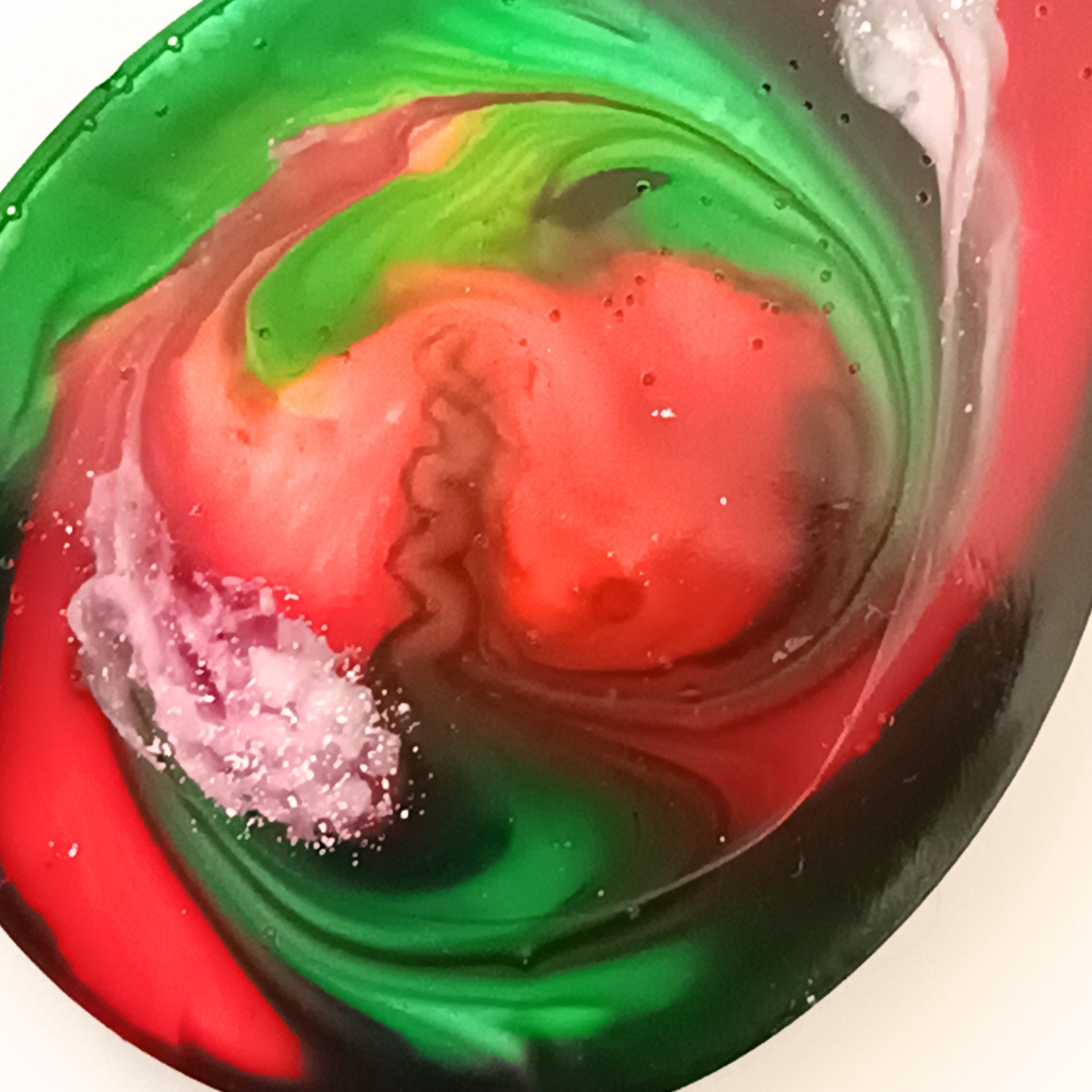 Boucles d'oreilles résine gouttes vert rouge blanc - Tourbillons multicolores ultra-légères - Bijou artisanal unique fait main