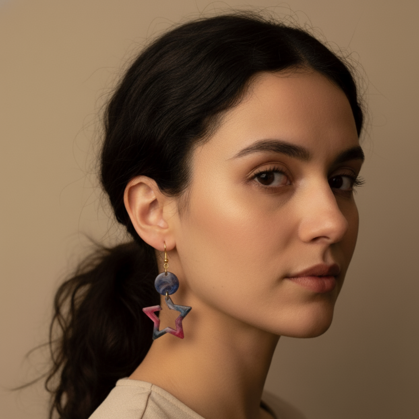 Boucles d'oreilles résine étoile rose bleu marbré - Double niveau ultra-légères - Bijou artisanal unique fait main