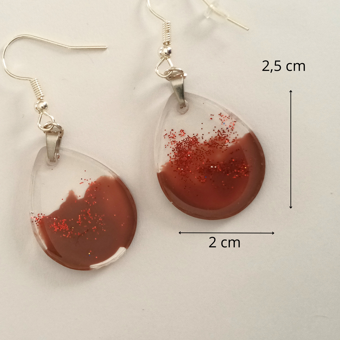 Boucles d'oreilles résine rouge transparent pailleté - Gouttes dégradé ultra-légères - Bijou artisanal unique fait main