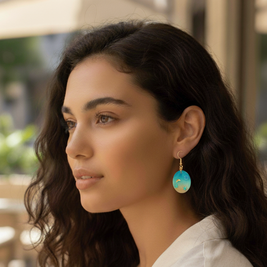 Boucles d'oreilles résine turquoise doré lune étoiles - Ovales cosmiques ultra-légères - Bijou artisanal unique fait main