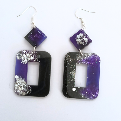 Boucles d'oreilles résine violet noir pailleté - Artisanal unique fait main
