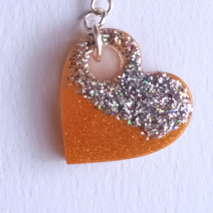 Boucles d'Oreilles Pendants Cœur Orange et Paillettes Argentées