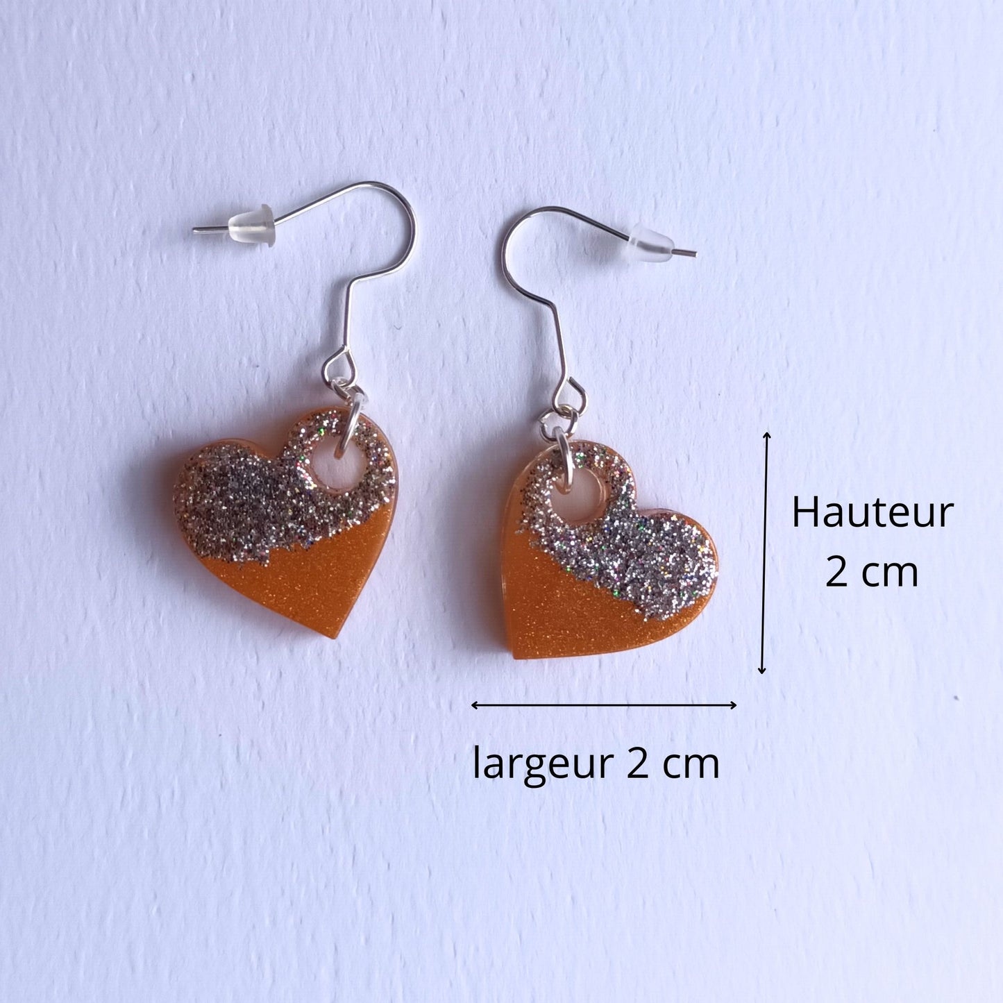 Boucles d'Oreilles Pendants Cœur Orange et Paillettes Argentées