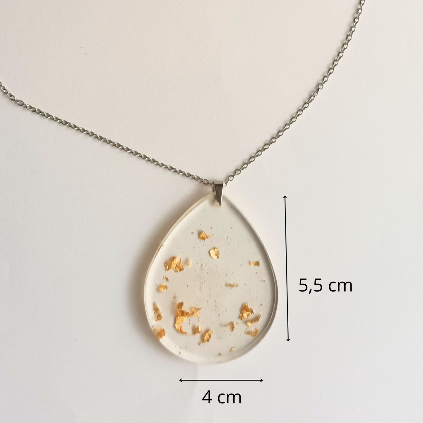 Collier pendentif résine blanc feuilles d'or - Rond transparent minimaliste - Bijou artisanal unique fait main