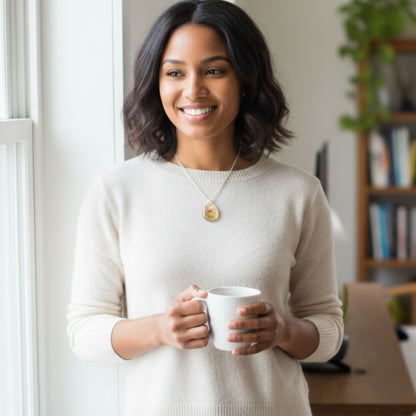 Collier pendentif résine fleurs séchées mousse - Nature transparent bronze doré - Bijou artisanal unique fait main