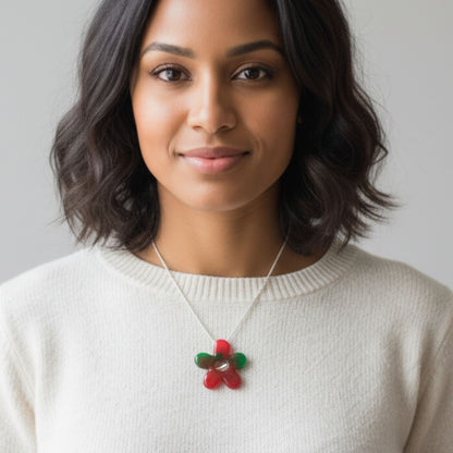 Collier pendentif résine fleur rouge vert cordon blanc - Forme fleur 5 pétales - Bijou artisanal unique fait main