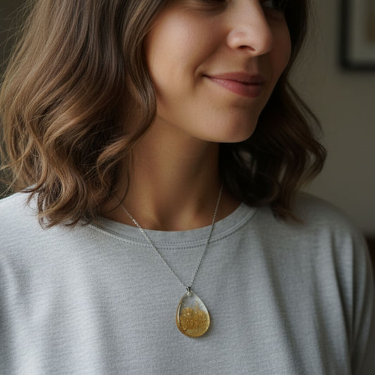 Collier pendentif résine transparent doré pailleté - Rond dégradé lumineux - Bijou artisanal unique fait main