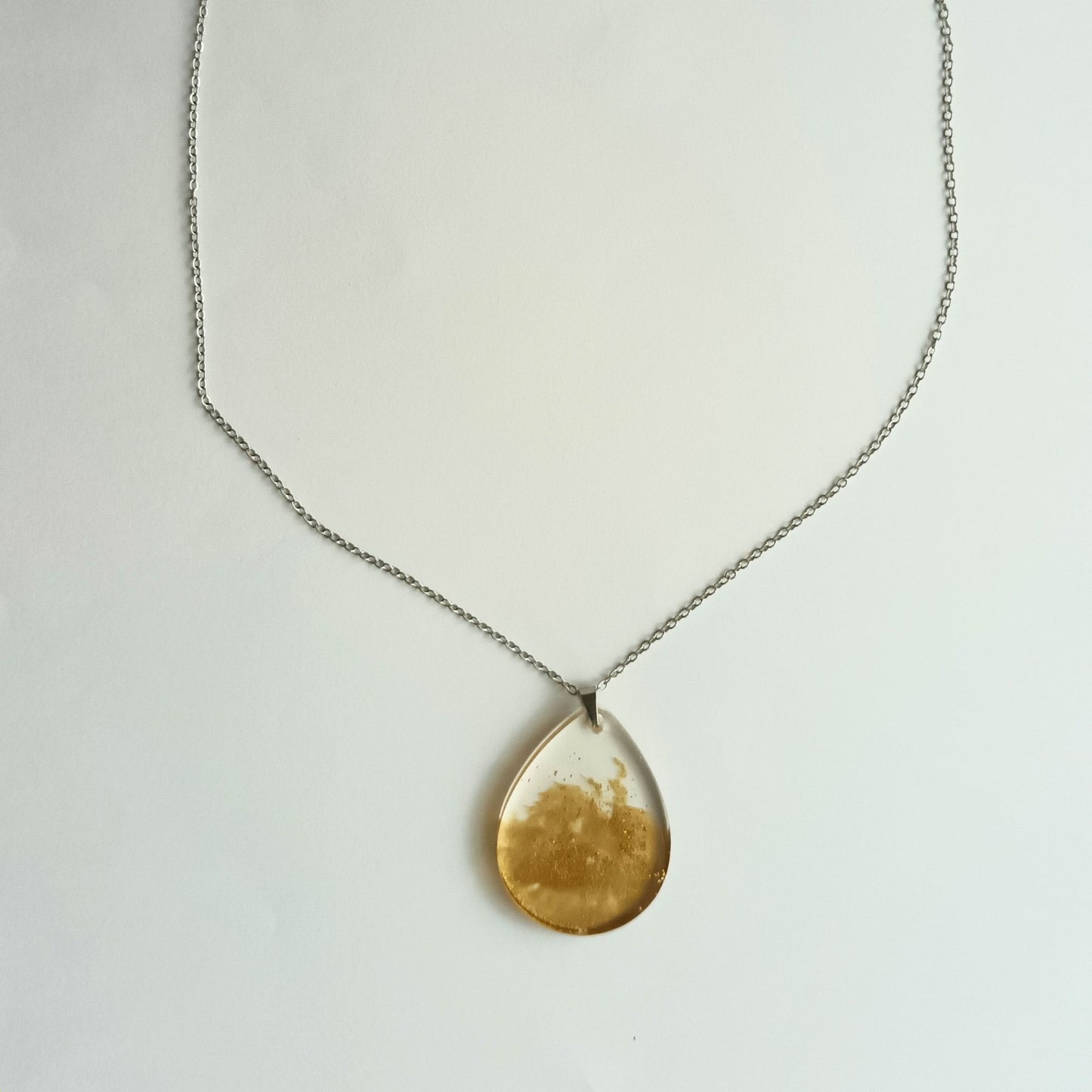 Collier pendentif résine transparent doré pailleté - Rond dégradé lumineux - Bijou artisanal unique fait main