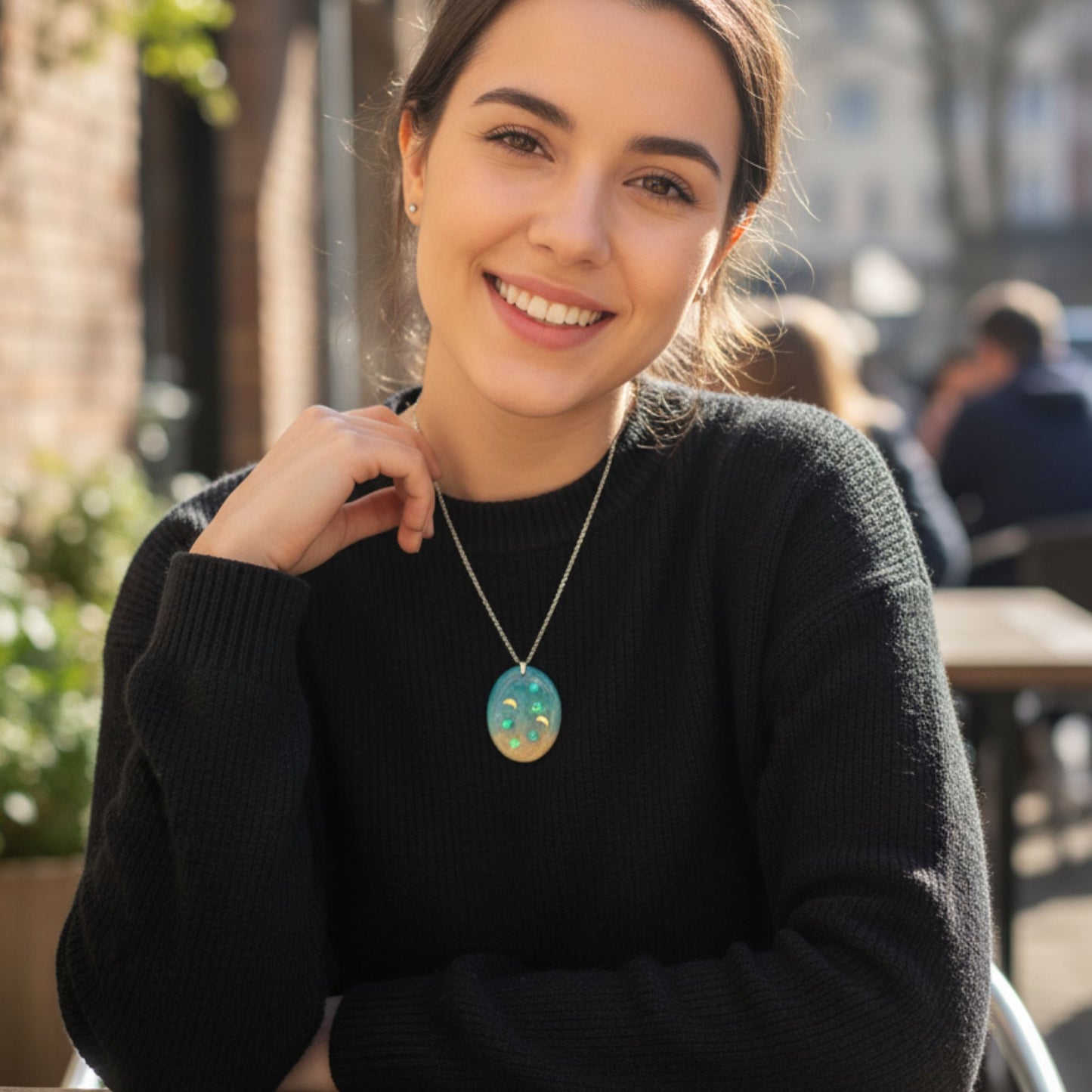 Collier pendentif résine turquoise doré étoiles lune - Ovale dégradé céleste - Bijou artisanal unique fait main