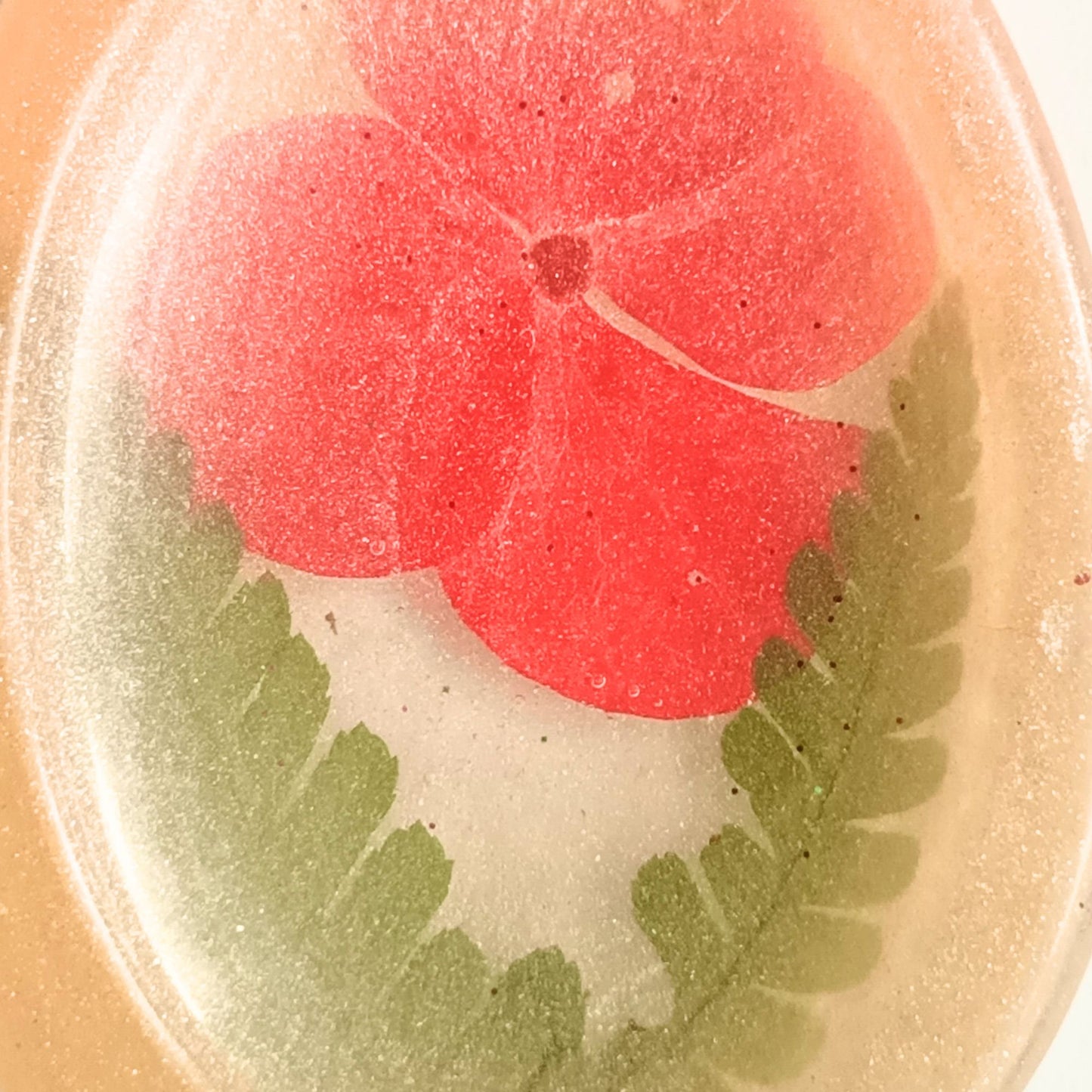 Galet de Sérénité - L'Instant Floral Éternel (Pétale et Fougère)