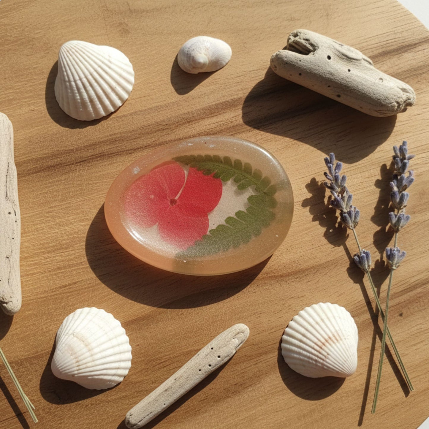 Galet de Sérénité - L'Instant Floral Éternel (Pétale et Fougère)