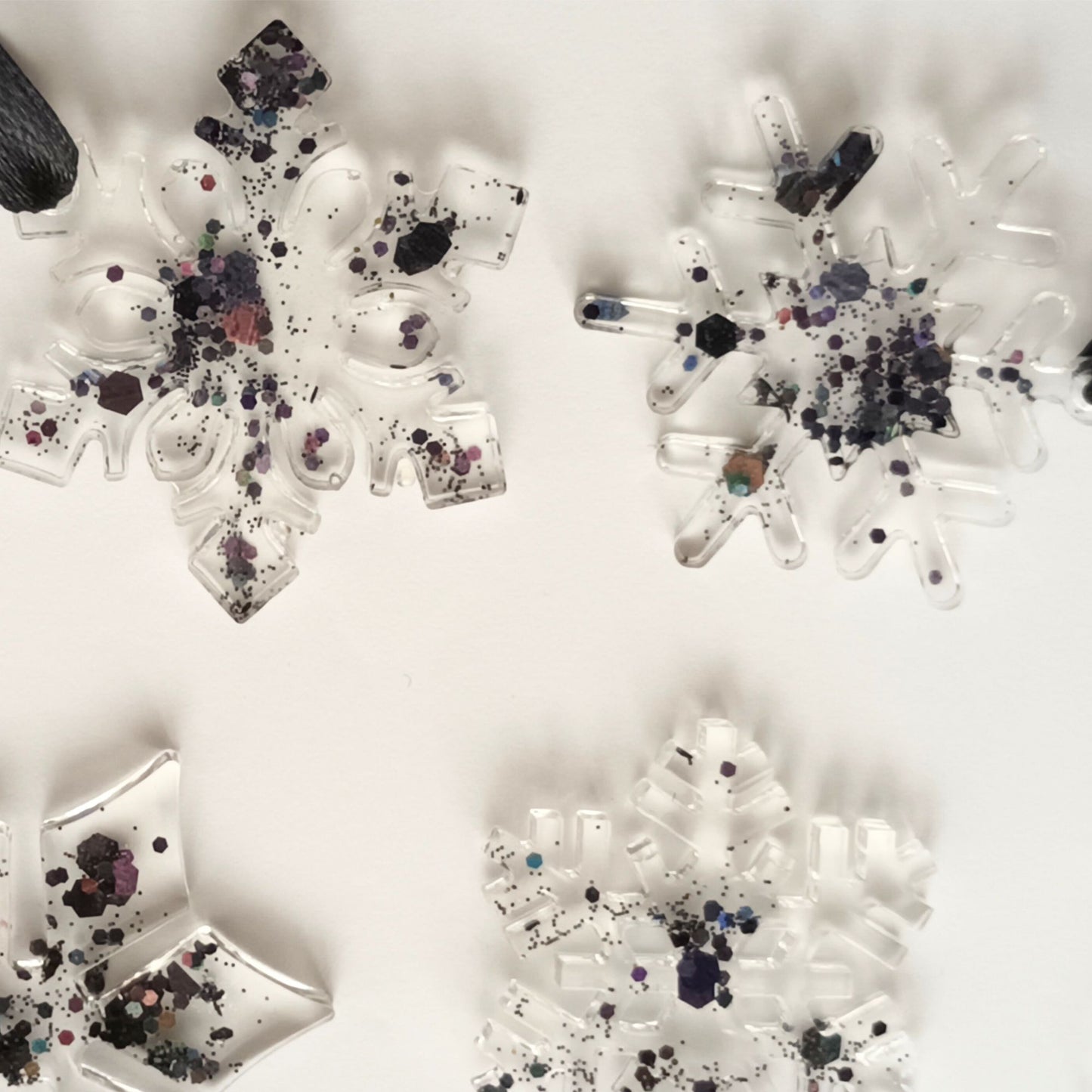 Lot de 7 Suspensions Flocon de Neige en Résine Transparente "Nuit Étoilée"