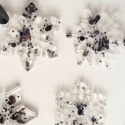 Lot de 7 Suspensions Flocon de Neige en Résine Transparente "Nuit Étoilée"