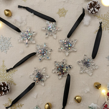 Lot de 7 Suspensions Flocon de Neige en Résine Transparente "Nuit Étoilée"