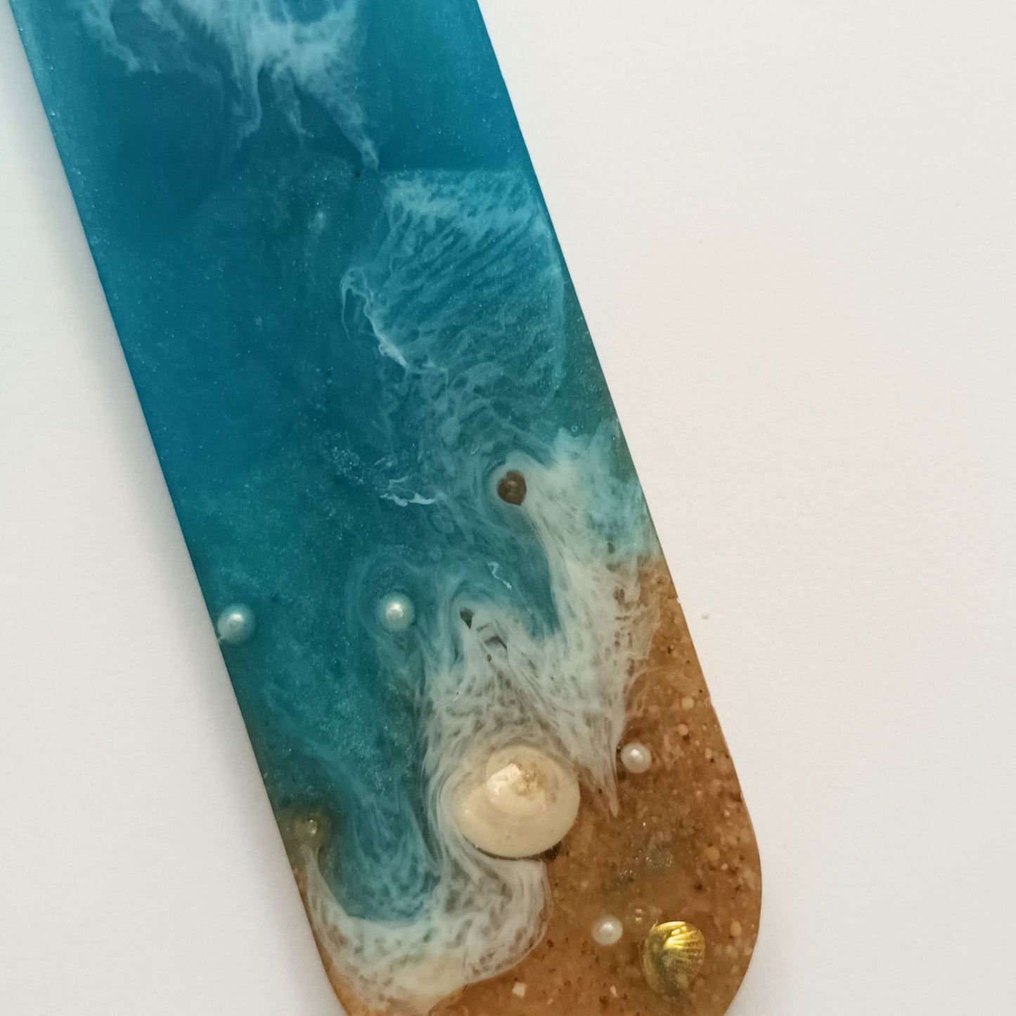 Marque-page résine dégradé bleu turquoise sable pailleté océan pompon turquoise - Rectangle plage mer - Accessoire artisanal unique fait main