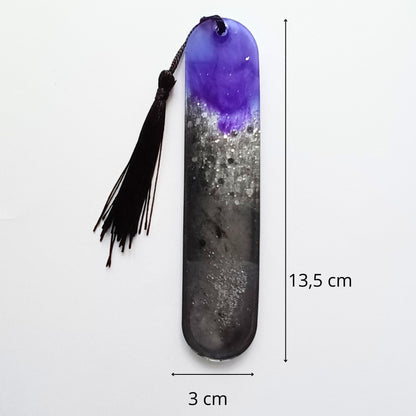 Marque-page résine dégradé violet noir pailleté galaxie pompon noir - Rectangle cosmique étoilé - Accessoire artisanal unique fait main